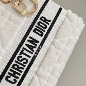 Christian Dior Lady Dior Bag Medium 24cm Gold Hardware Sheepskin Fur/Calfskin Leather Fall/Winter 2022 Collection - Image 6