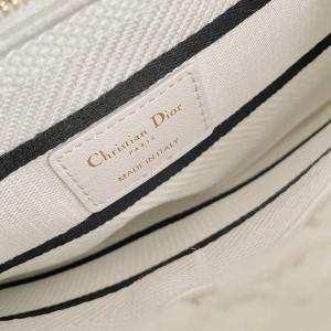 Christian Dior Lady Dior Bag Medium 24cm Gold Hardware Sheepskin Fur/Calfskin Leather Fall/Winter 2022 Collection - Image 8