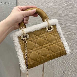 Christian Dior Lady Dior Cannage Shearling Bag 17cm with Gold Hardware Embroidery Canvas Spring/Summer 2021 Collection - Image 4