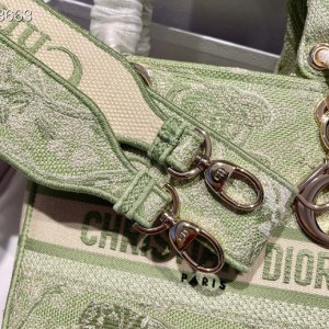 Christian Dior Lady Dior D-Lite Toile de Jouy Reverse 24cm with Gold Hardware Embroidery Canvas Spring/Summer 2021 Collection - Image 3