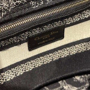 Christian Dior Lady Dior D-Lite Toile de Jouy Reverse 24cm with Gold Hardware Embroidery Canvas Spring/Summer 2021 Collection - Image 6