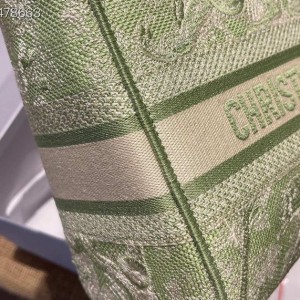 Christian Dior Lady Dior D-Lite Toile de Jouy Reverse 24cm with Gold Hardware Embroidery Canvas Spring/Summer 2021 Collection - Image 7