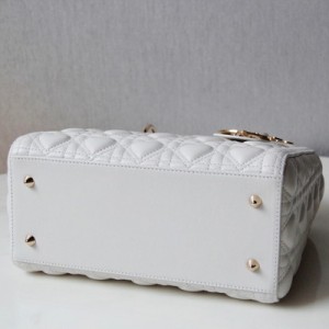 Christian Dior Lady Dior Dioramour Bag 24cm with Lacquer Hardware Lambskin Leather Fall/Winter 2021 Collection - Image 3