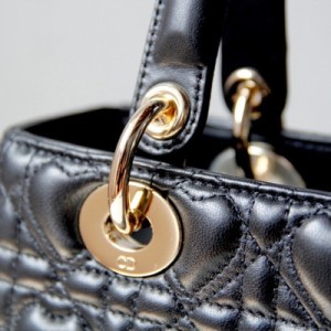 Christian Dior Lady Dior Dioramour Bag 24cm with Lacquer Hardware Lambskin Leather Fall/Winter 2021 Collection - Image 3