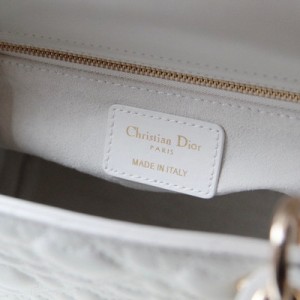 Christian Dior Lady Dior Dioramour Bag 24cm with Lacquer Hardware Lambskin Leather Fall/Winter 2021 Collection - Image 4