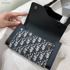 Christian Dior Mens Messenger Bag 20cm Oblique Embroidered Canvas Fall/Winter 2020 Collection - Image 7