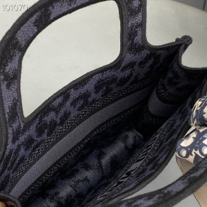 Christian Dior Mini Book Tote Bag 22cm M928 Mizza Embroidery Canvas Fall/Winter 2022 Collection - Image 7