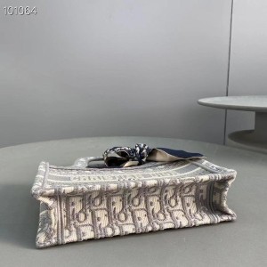 Christian Dior Mini Book Tote Bag 22cm M928 Oblique Embroidered Canvas Fall/Winter 2022 Collection - Image 4