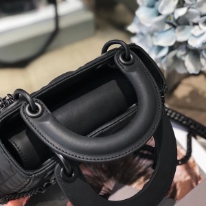 Christian Dior Mini Lady Dior Bag 18cm with Chain Matte Hardware Lambskin Leather Fall/Winter 2020 Collection - Image 4