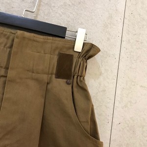Fendi Paperbag Shorts Women Fall/Winter 2020 Collection - Image 6
