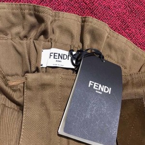 Fendi Paperbag Shorts Women Fall/Winter 2020 Collection - Image 7
