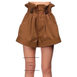 Fendi Paperbag Shorts Women Fall/Winter 2020 Collection - Image 10
