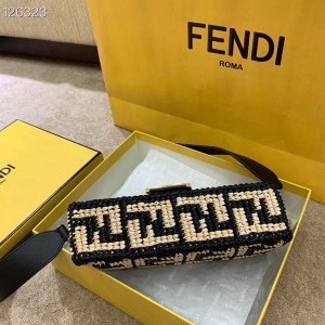 Fendi Ratan Woven Interlace Canvas Baguette Bag 26cm Fall/Winter 2020 Collection - Image 4