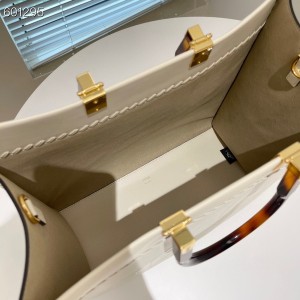 Fendi Sunshine Shopper Tote Bag 35cm Calfskin Leather Fall/Winter 2021 Collection - Image 4