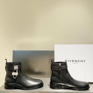 Givenchy Chelsea Ankle Boots Calfskin Leather Fall/Winter 2021 Collection - Image 3