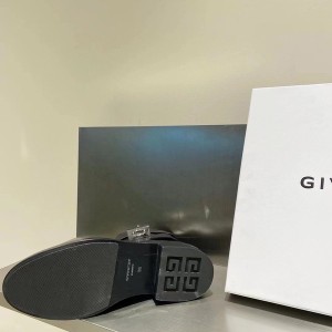 Givenchy Chelsea Ankle Boots Calfskin Leather Fall/Winter 2021 Collection - Image 4