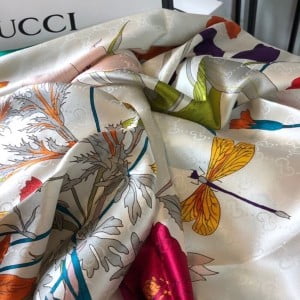 Gucci Floral Silk Shawl Scarf 140cm Fall/Winter 2020 Collection - Image 3