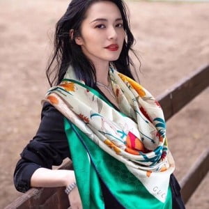 Gucci Floral Silk Shawl Scarf 140cm Fall/Winter 2020 Collection - Image 10