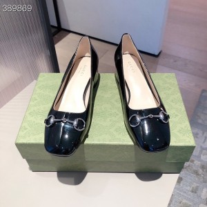 Gucci Horsebit Chain Pumps Calfskin Leather Fall/Winter 2021 Collection - Image 3