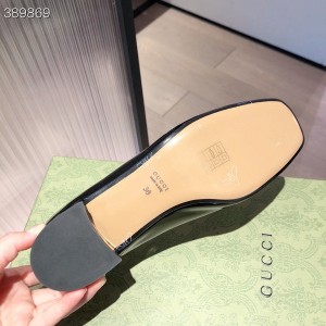 Gucci Horsebit Chain Pumps Calfskin Leather Fall/Winter 2021 Collection - Image 7