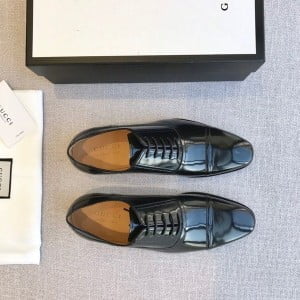 Gucci Lace Up Mens Dress Shoes Patent Calfskin Leather Spring/Summer 2020 Collection - Image 3