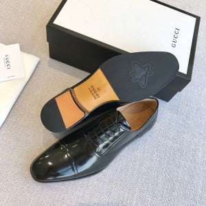 Gucci Lace Up Mens Dress Shoes Patent Calfskin Leather Spring/Summer 2020 Collection - Image 7