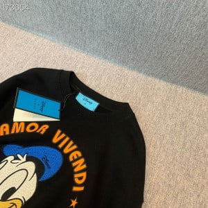 Gucci x Daffy Duck Amor Vivendi Oversized Embroidered Sweatshirt Unisex Fall/Winter 2020 Collection - Image 6