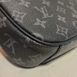 Louis Vuitton Explorer Bumbag 25cm Monogram Eclipse Canvas Spring/Summer 2019 Collection M42906 - Image 5