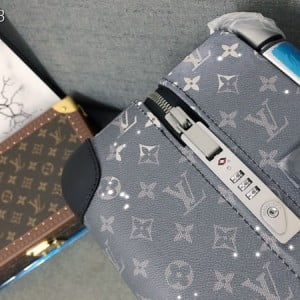 Louis Vuitton Horizon 55 Luggage Trolley Monogram Galaxy Canvas Fall/Winter 2022 Collection M44179 - Image 5