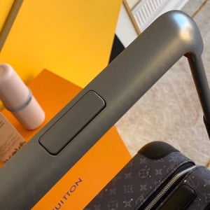 Louis Vuitton Horizon 55 Luggage Trolley Monogram Galaxy Canvas Spring/Summer 2019 Collection M44179 - Image 8