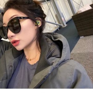 Louis Vuitton Horizon Wireless Earphones QAB140 - Image 8