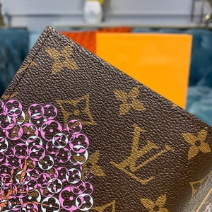 Louis Vuitton Passport Cover 15cm Monogram Canvas Fall/Winter 2018 Collection M63486 - Image 5