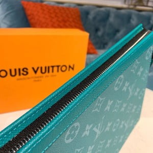Louis Vuitton Pochette Voyage MM Bag 28cm Monogram Canvas/Taiga Leather Spring/Summer 2019 Collection M61692 - Image 6