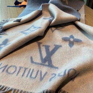 Louis Vuitton Reykjavik Cashmere Shawl Scarf 190cm Fall/Winter 2020 Collection - Image 6