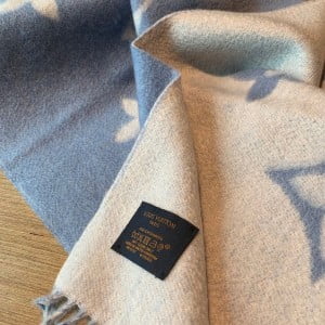 Louis Vuitton Reykjavik Cashmere Shawl Scarf 190cm Fall/Winter 2020 Collection - Image 7