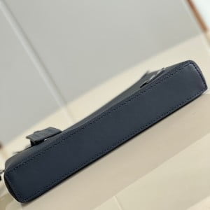 Louis Vuitton Takeoff Pouch Bag 30cm Aerogram Cowhide Leather Fall/Winter 2022 Collection M69837 - Image 4