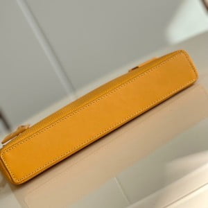 Louis Vuitton Takeoff Pouch Bag 30cm Aerogram Cowhide Leather Fall/Winter 2022 Collection M69837 - Image 4