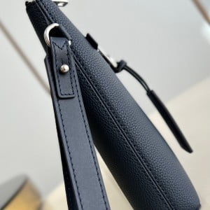 Louis Vuitton Takeoff Pouch Bag 30cm Aerogram Cowhide Leather Fall/Winter 2022 Collection M69837 - Image 5