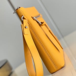 Louis Vuitton Takeoff Pouch Bag 30cm Aerogram Cowhide Leather Fall/Winter 2022 Collection M69837 - Image 5