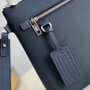 Louis Vuitton Takeoff Pouch Bag 30cm Aerogram Cowhide Leather Fall/Winter 2022 Collection M69837 - Image 6