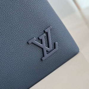 Louis Vuitton Takeoff Pouch Bag 30cm Aerogram Cowhide Leather Fall/Winter 2022 Collection M69837 - Image 7