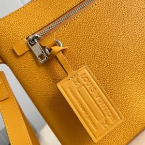 Louis Vuitton Takeoff Pouch Bag 30cm Aerogram Cowhide Leather Fall/Winter 2022 Collection M69837 - Image 7