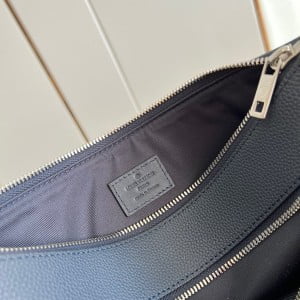 Louis Vuitton Takeoff Pouch Bag 30cm Aerogram Cowhide Leather Fall/Winter 2022 Collection M69837 - Image 9