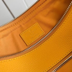 Louis Vuitton Takeoff Pouch Bag 30cm Aerogram Cowhide Leather Fall/Winter 2022 Collection M69837 - Image 9