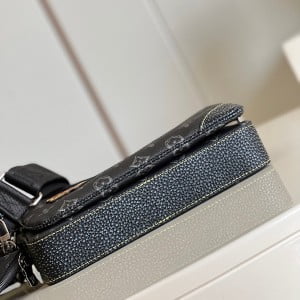 Louis Vuitton Trio Messenger Bag 25cm Monogram Eclipse/Monogram Eclipse Reverse Canvas Leather Spring/Summer 2022 Collection M69443 - Image 5