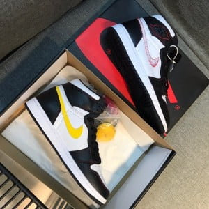 Nike Air Jordan 1 Retro AJ1 Banned GS Mens Sneakers - Image 4