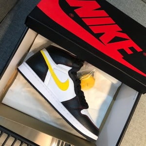 Nike Air Jordan 1 Retro AJ1 Banned GS Mens Sneakers - Image 5