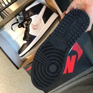 Nike Air Jordan 1 Retro AJ1 Banned GS Mens Sneakers - Image 9