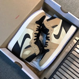 Nike Air Jordan 1 Retro AJ1 x Banned GS Mens Sneakers - Image 3