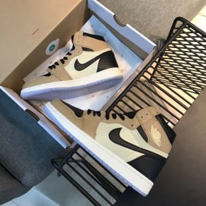 Nike Air Jordan 1 Retro AJ1 x Banned GS Mens Sneakers - Image 9